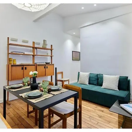 In The Center Of By Prestige Apartment Paris